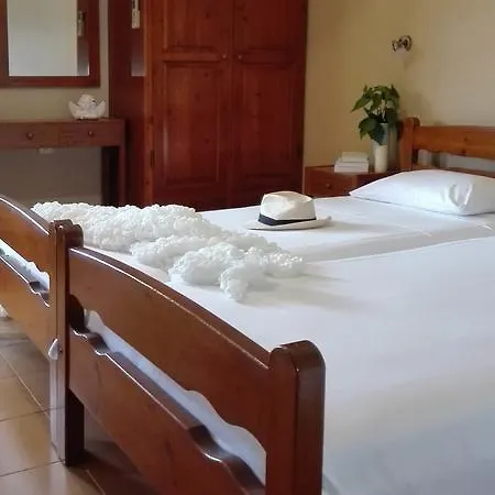 Angela Studios Apartment